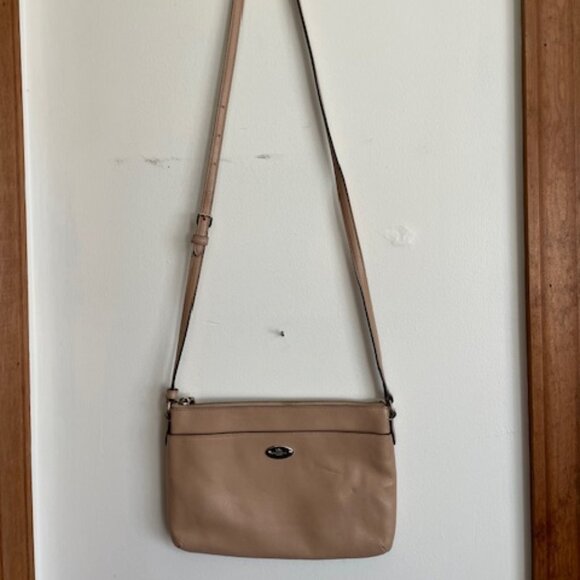 COACH East/West Pop Crossbody Tan Purse Adjustable Shoulder Bag F52881 - Picture 8 of 17